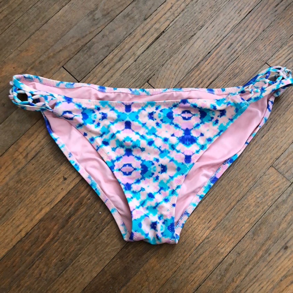 Shade & Shore XL bikini bottoms.